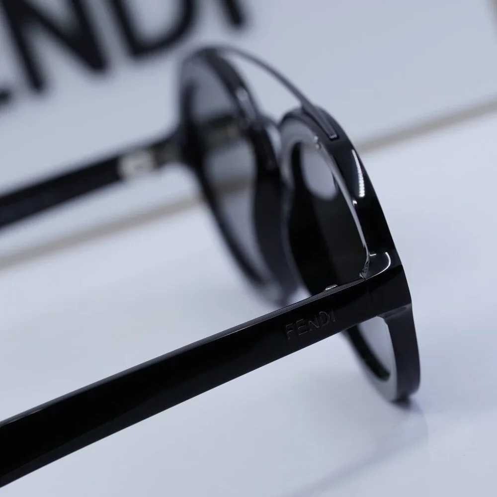 Final Price! Fendi FE40094I 01A Black Smoke Sunglasses - Picture 7 of 10